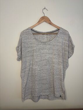 The North Face Light Gray Heather Scoop Neck Short Sleeve Top